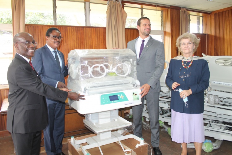 Official handover of the medical equipment.