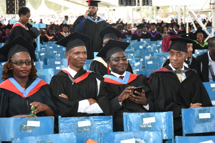 Graduands from EAKI following proceeding.