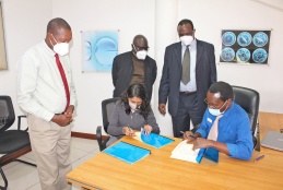 The signing of a collaborative agreement between the University of Nairobi College of Health Sciences and Harley Street Fertility Centre.
